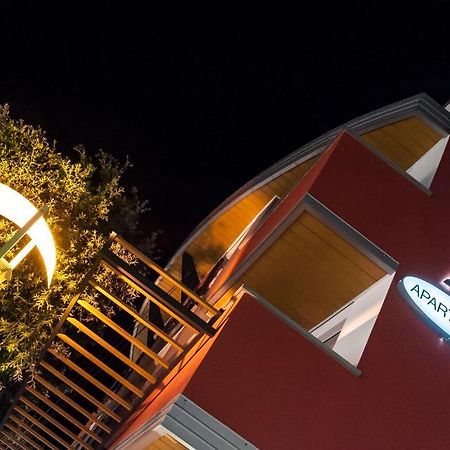 Aparthotel Esperya Линьяно-Саббьядоро Экстерьер фото