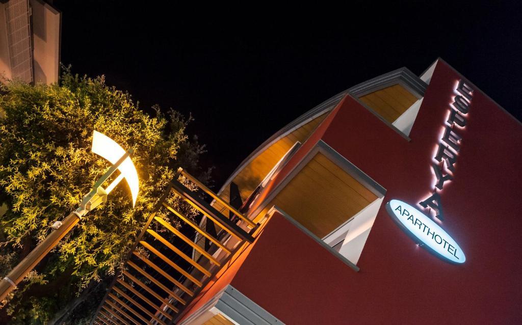Aparthotel Esperya Линьяно-Саббьядоро Экстерьер фото